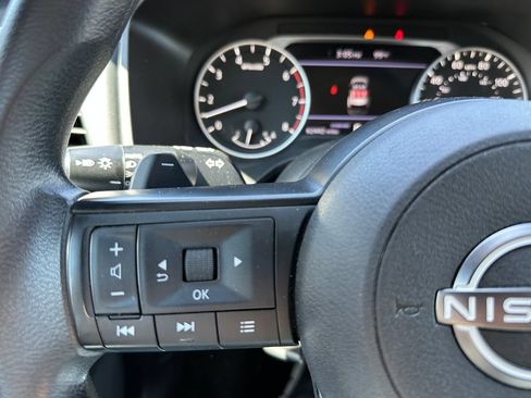 Used 2024 Nissan Rogue S FWD image 22