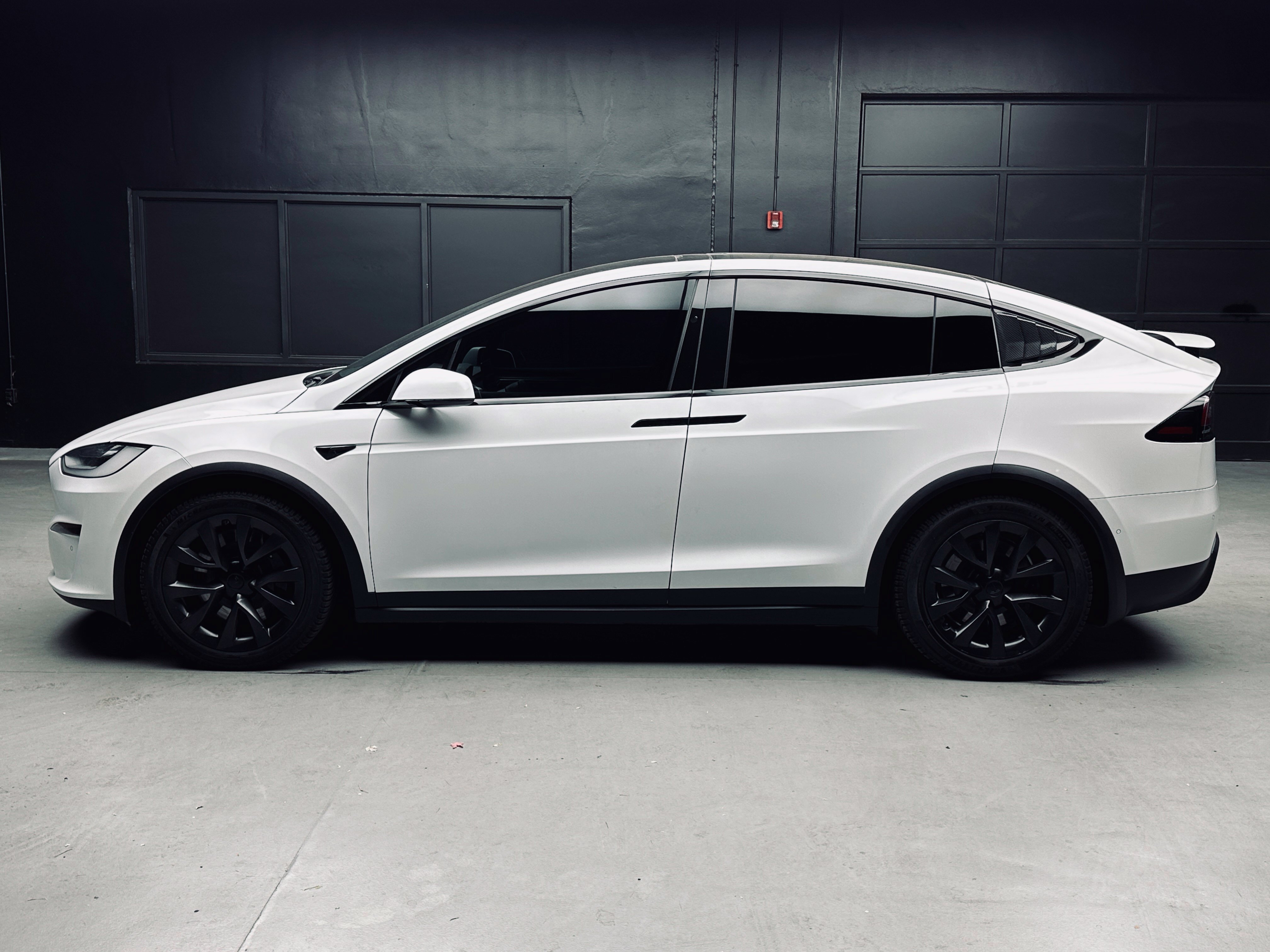 Used 2022 Tesla Model X Plaid AWD/4WD image 3
