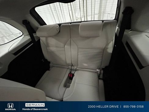 Used 2025 Land Rover Discovery S AWD/4WD image 29
