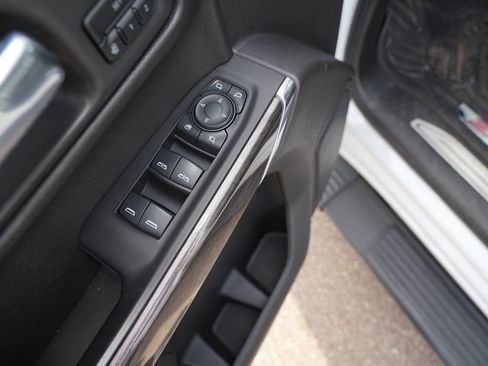 Used 2021 Chevrolet Silverado 1500 LTZ AWD/4WD image 17