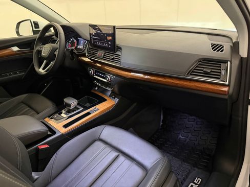 Used 2023 Audi Q5 2.0T Premium w/ Convenience Package AWD/4WD image 32