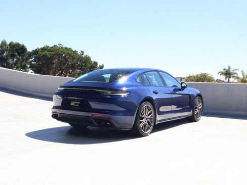 Certified 2023 Porsche Panamera 4 Platinum Edition AWD/4WD image 9