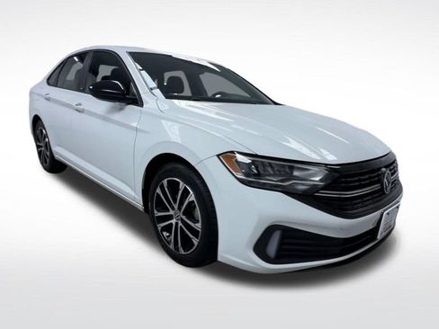 Used 2023 Volkswagen Jetta Sport FWD image 2