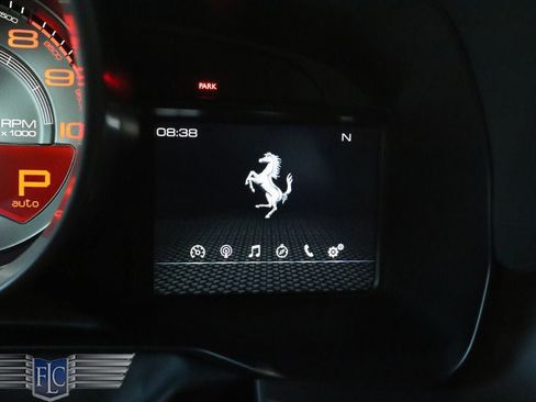Used 2022 Ferrari F8 Tributo RWD image 38