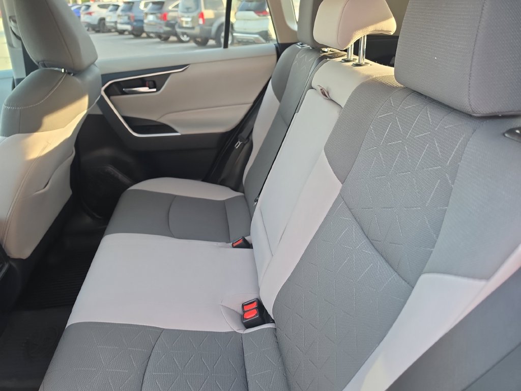 Used 2019 Toyota RAV4 XLE FWD image 12