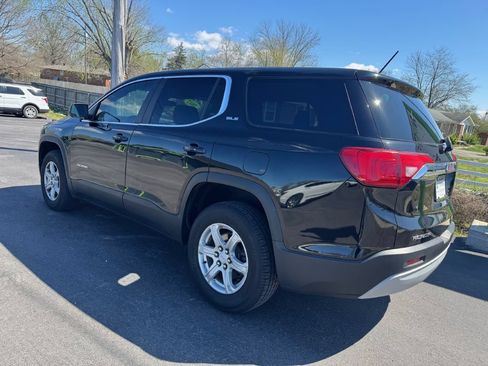 Used 2017 GMC Acadia SLE FWD image 6
