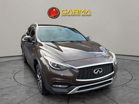 Used 2018 INFINITI QX30 Premium w/ Navigation Package image 11