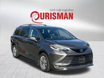 Used 2022 Toyota Sienna Platinum