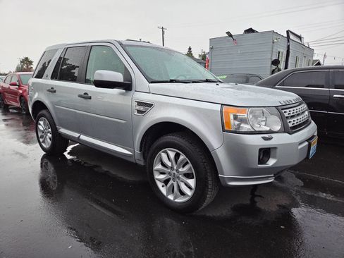 Used 2012 Land Rover LR2 HSE image 5