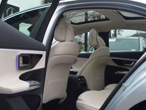 Used 2025 Mercedes-Benz E 350 Sedan image 30