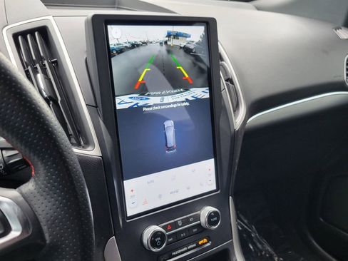 Certified 2023 Ford Edge ST-Line image 18