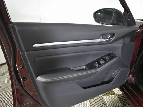 Used 2025 Nissan Altima 2.5 SL image 7