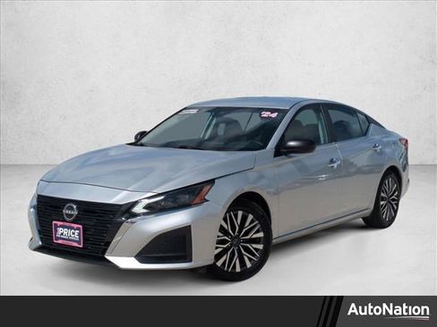 Used 2024 Nissan Altima 2.5 SV image 1