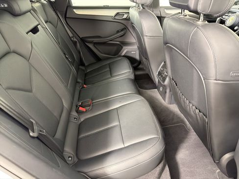 Certified 2026 Porsche Macan image 29