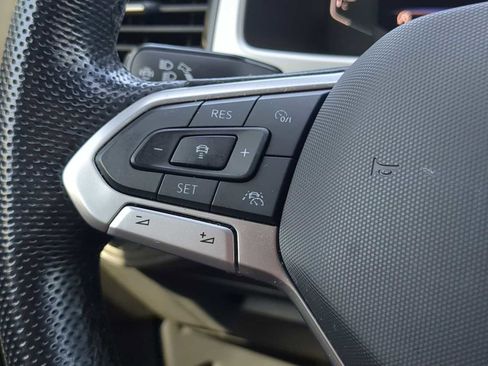 Certified 2022 Volkswagen Atlas Cross Sport SEL R-Line image 26