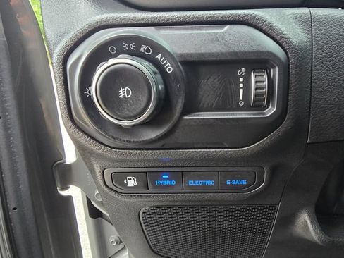 Used 2023 Jeep Wrangler Unlimited Rubicon 4xe w/ Dual Top Group AWD/4WD image 10