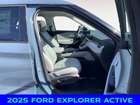 New 2025 Ford Explorer Active w/ Active Comfort Package image 15