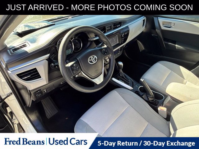 Used 2015 Toyota Corolla LE FWD image 17