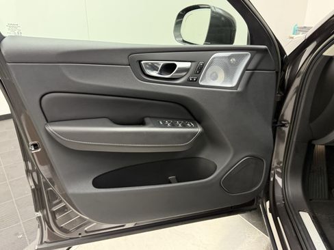 Certified 2023 Volvo XC60 B5 Ultimate AWD/4WD image 10