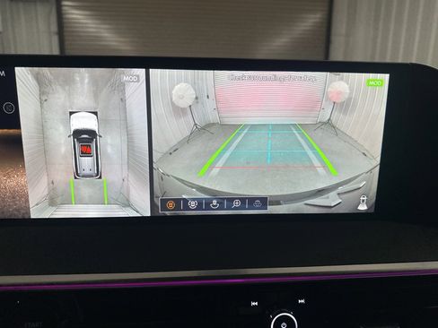 Certified 2025 INFINITI QX80 Sensory image 18