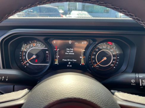 New 2025 Jeep Gladiator Sport w/ Premium Package image 17