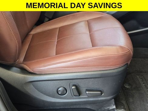 Used 2024 Kia Telluride EX w/ EX Captain's Chair Package FWD image 30