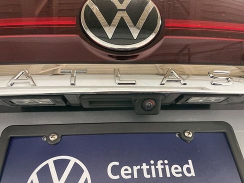 Certified 2024 Volkswagen Atlas SE image 11