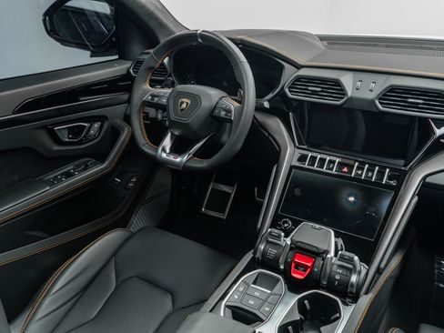 Used 2022 Lamborghini Urus AWD/4WD image 28