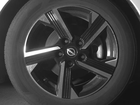 Used 2025 Nissan Sentra SV FWD image 13