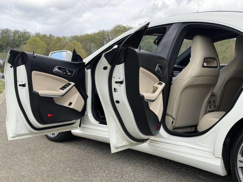 Used 2018 Mercedes-Benz CLA 250 4MATIC image 18