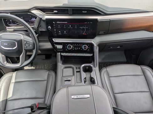 Certified 2025 GMC Sierra 2500 Denali w/ Denali Reserve Package AWD/4WD image 9