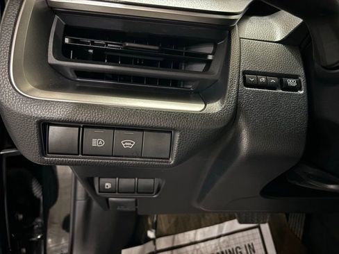 Used 2025 Toyota Prius LE image 19