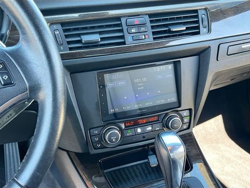 Used 2011 BMW 328i Convertible image 14