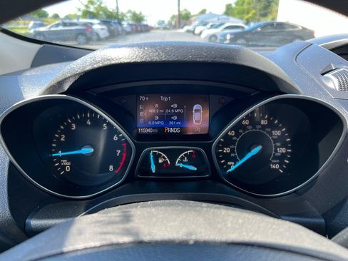 Used 2017 Ford Escape SE FWD image 18
