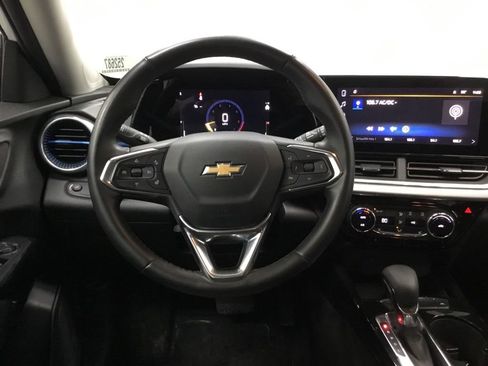 Used 2024 Chevrolet Trax LT w/ Driver Confidence Package image 27