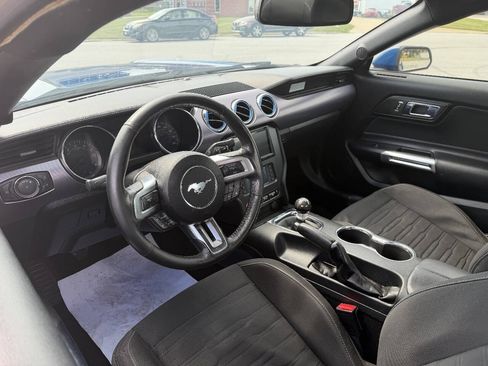 Used 2017 Ford Mustang GT RWD image 8