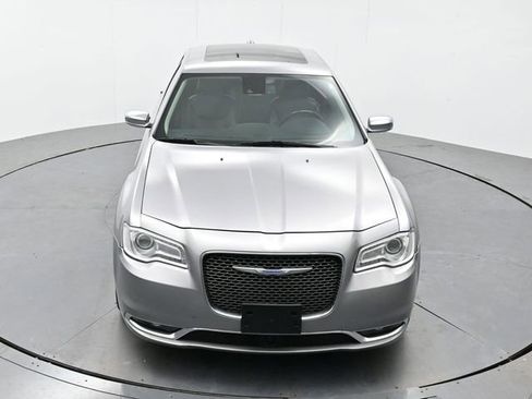 Used 2018 Chrysler 300 Limited w/ Safetytec Plus Group image 36