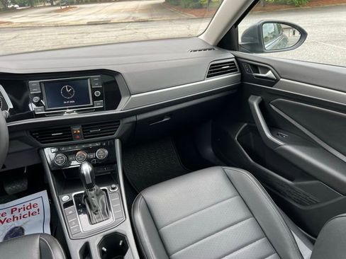 Used 2021 Volkswagen Jetta SE FWD image 28