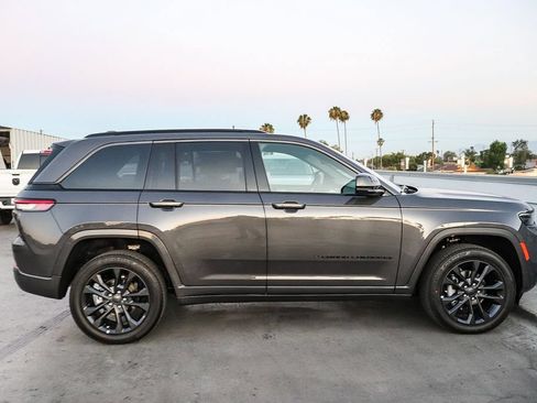 New 2026 Jeep Grand Cherokee Limited AWD/4WD image 13