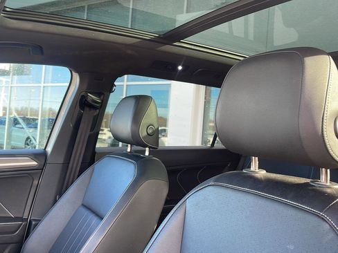 Certified 2023 Volkswagen Tiguan SE R-Line image 7