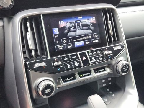 New 2026 Lexus LX 700h Luxury AWD/4WD image 10