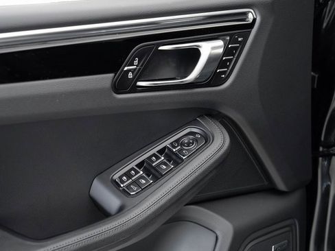 New 2025 Porsche Macan image 7