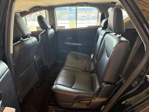 Used 2016 Toyota Prius V Four FWD image 10