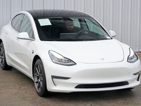 Used 2020 Tesla Model 3 Standard Range Plus image 47