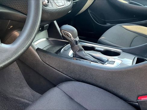 Used 2024 Chevrolet Malibu LT image 17