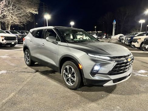 Used 2025 Chevrolet Blazer LT image 4