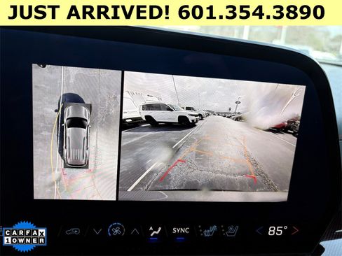 Used 2024 Chevrolet Traverse RS image 8