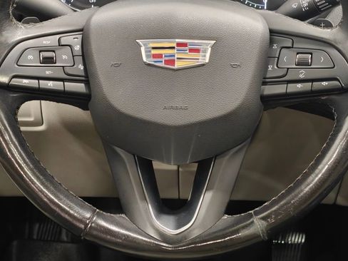 Used 2019 Cadillac XT4 Premium Luxury w/ Cold Weather Package AWD/4WD image 5