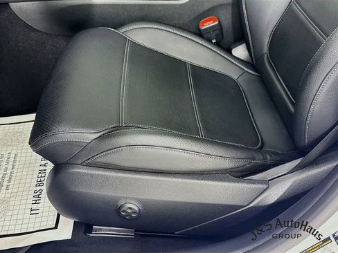 Used 2023 Mercedes-Benz C 300 Sedan image 24