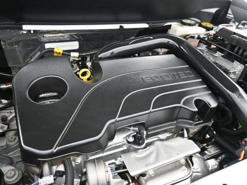 Used 2023 GMC Terrain SLE w/ Driver Convenience Package image 33